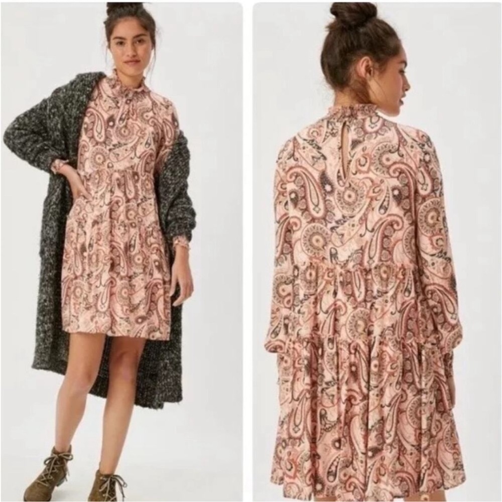 Anthropologie Cady Tiered Pink Paisley Dress Bohemian Mock Neck Ruffled Pullover